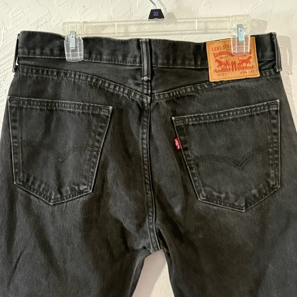Levi’s 505 Jeans 34 x 23.5 (tag 34x32)‎ Black Regular Fit Cropped Classic Denim